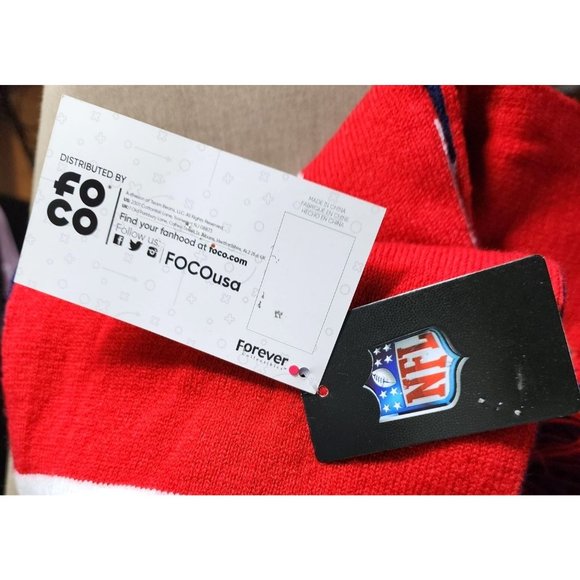 Stay Warm in Style with Foco Forever Collectibles NFL Patriots Scarf - Picture 6 of 11
